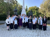 Под Анапой воссоздали скульптуры матери с ребёнком и воина