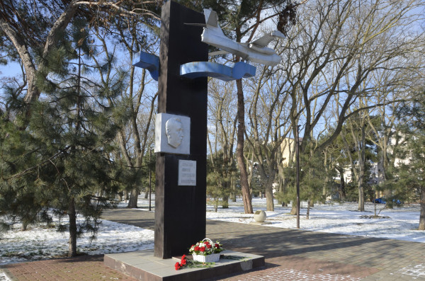  В Анапе восстановили памятник авиаконструктору Андрею Корытину